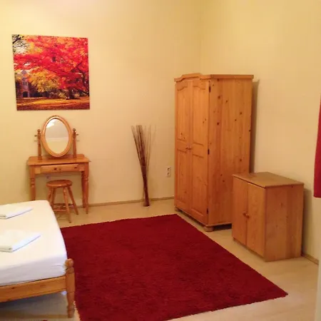 Peterfia Apartment