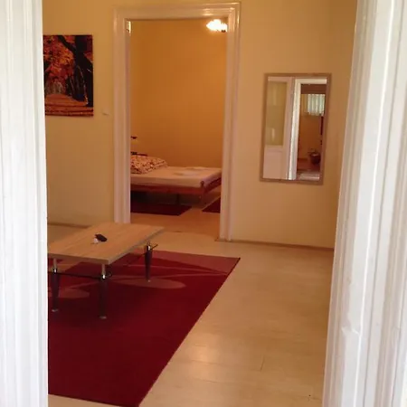 Peterfia Apartment
